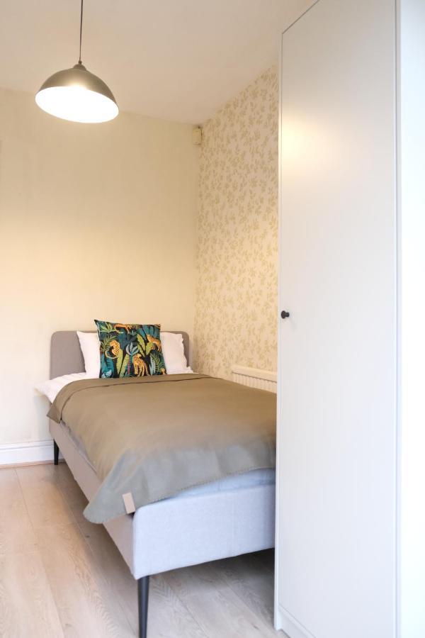 Bee Stays - Maliston House Great Sankey المظهر الخارجي الصورة